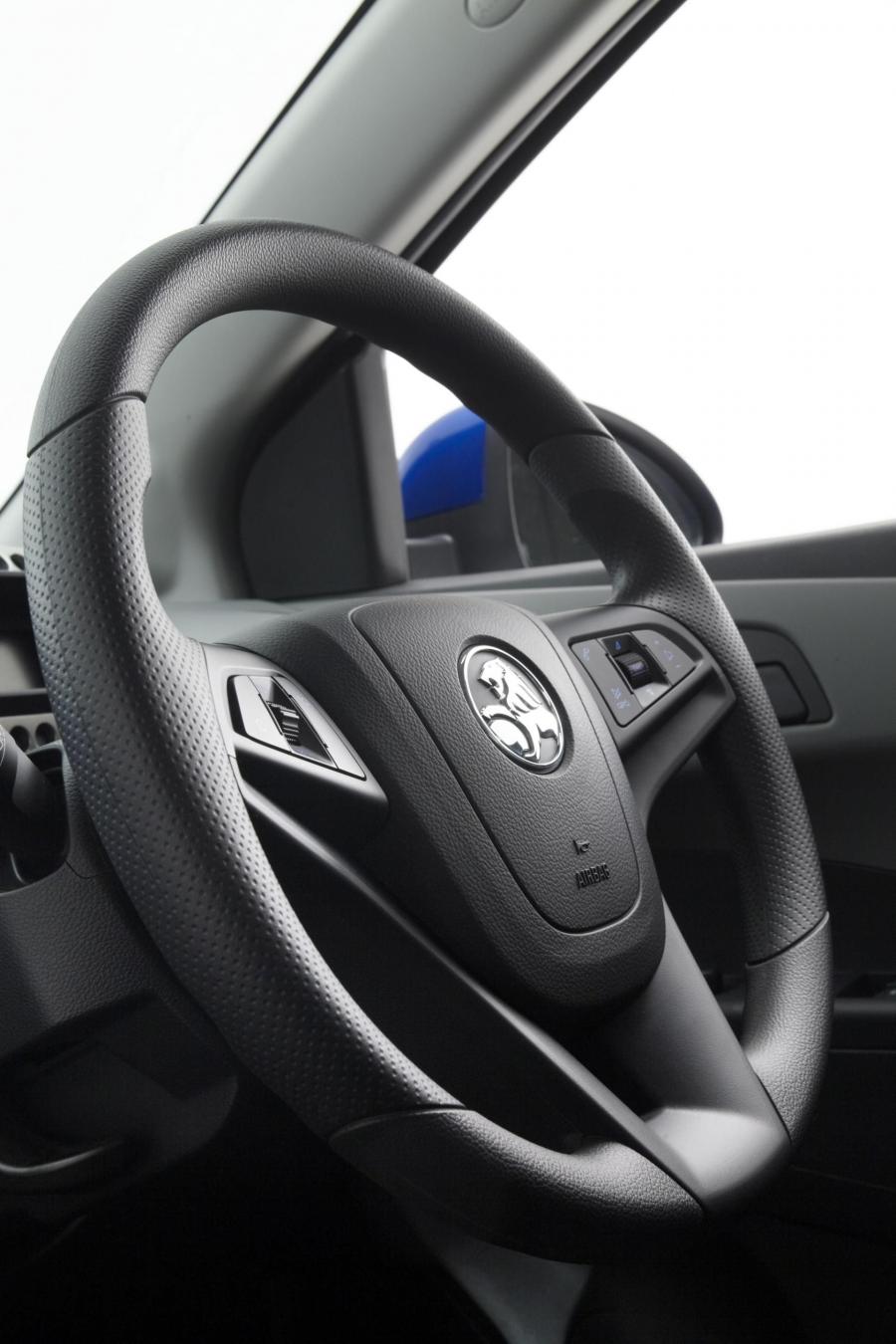  Holden Barina 2011 года  (фото 6 из 14)